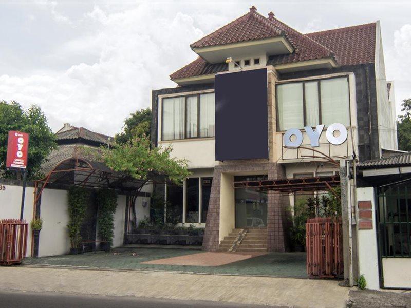 Oyo 2469 Sutomo Hotel 2*