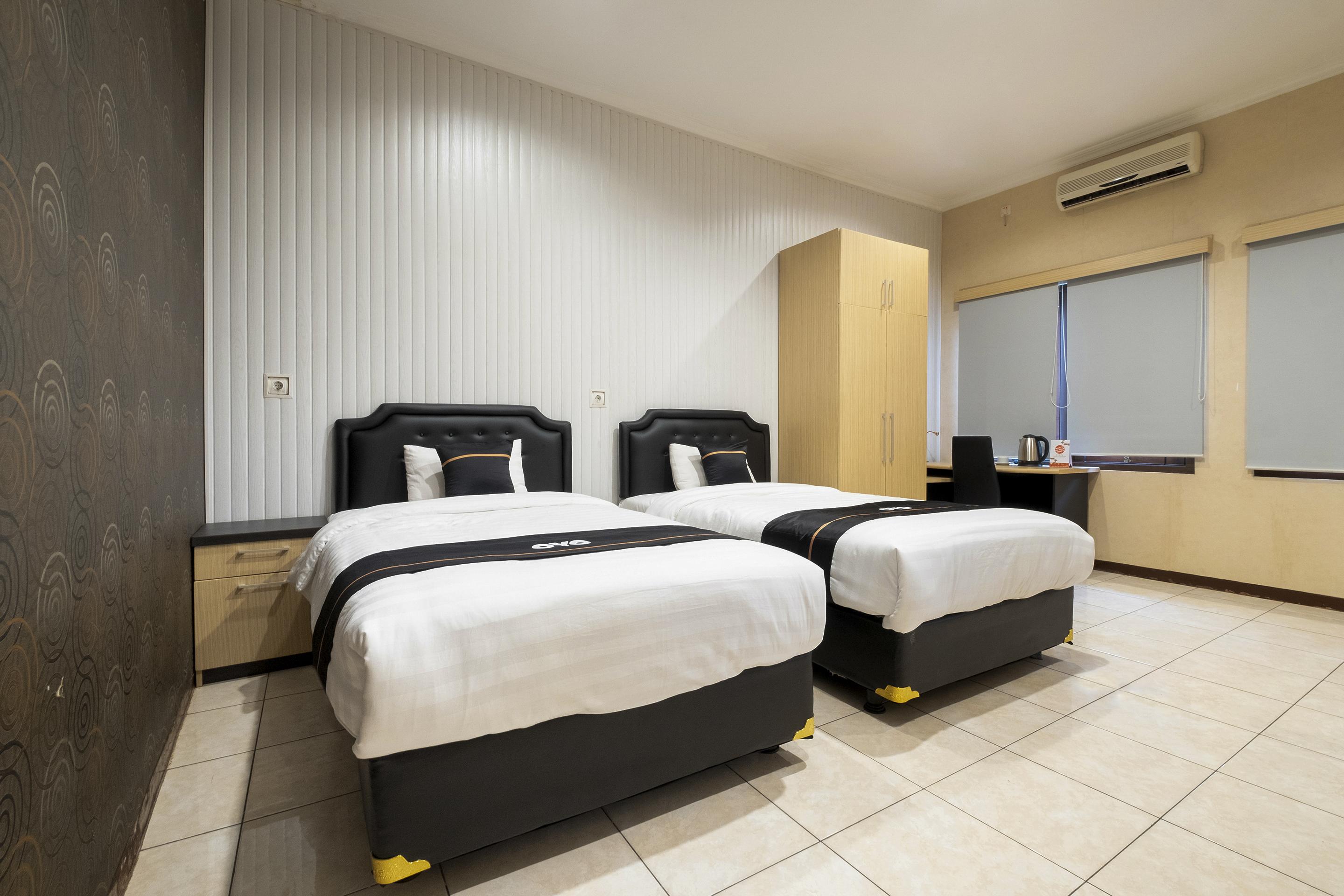 Oyo 2469 Sutomo Hotel 2*